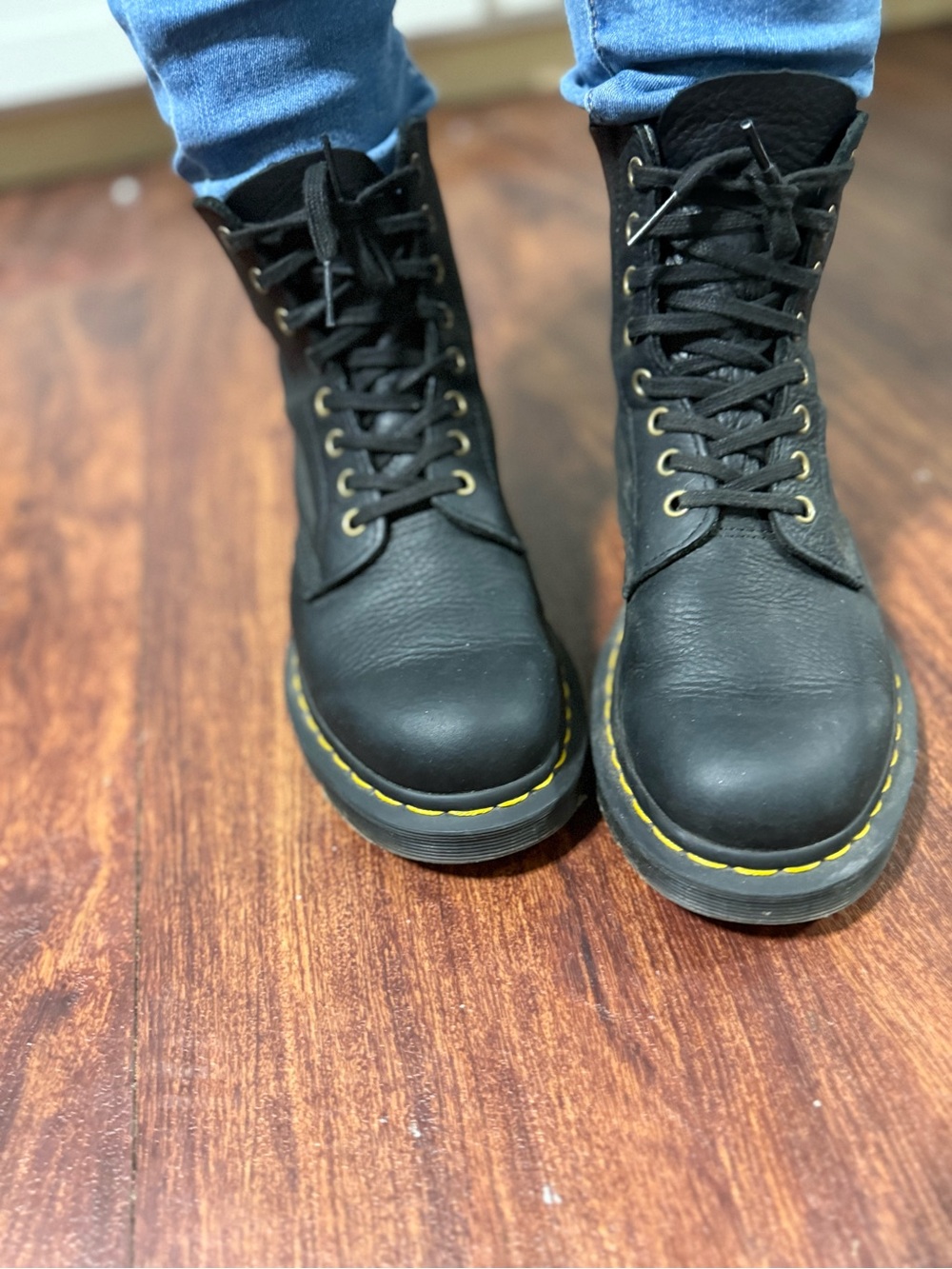 Like-new women's Dr. Martens boots, size EU 39 / US 8.